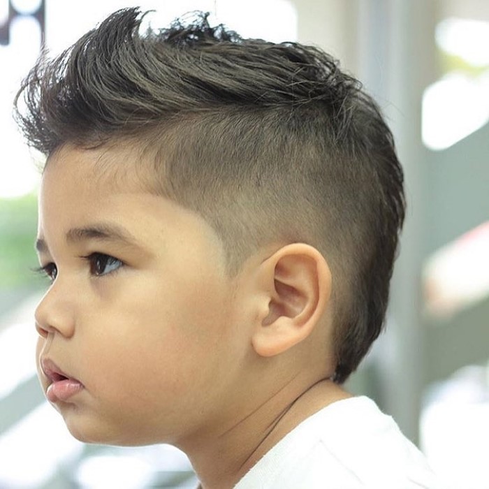 corte de cabelo de criança moderno
