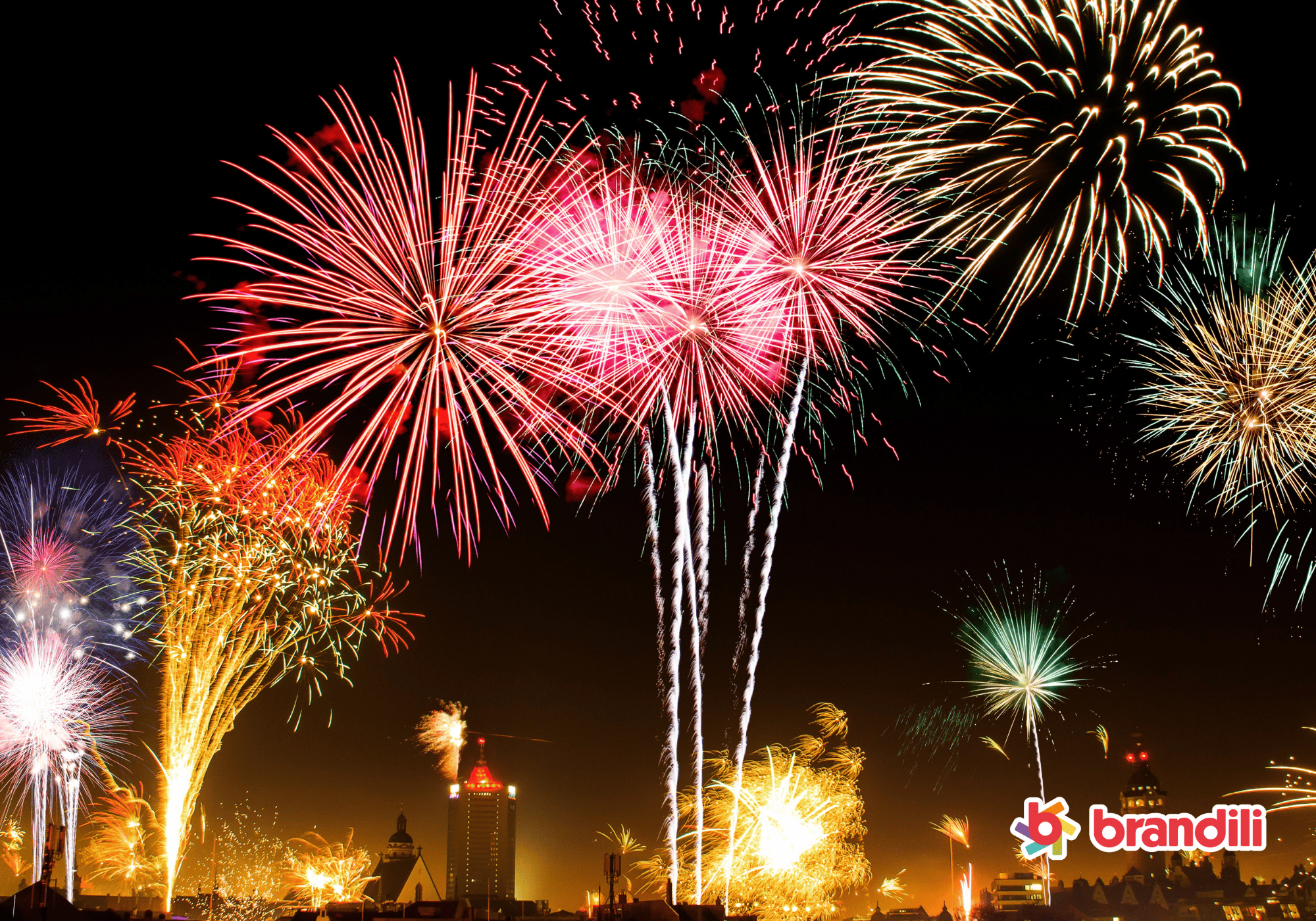 Imagem com show de fogos de artifício em uma festa de Ano Novo