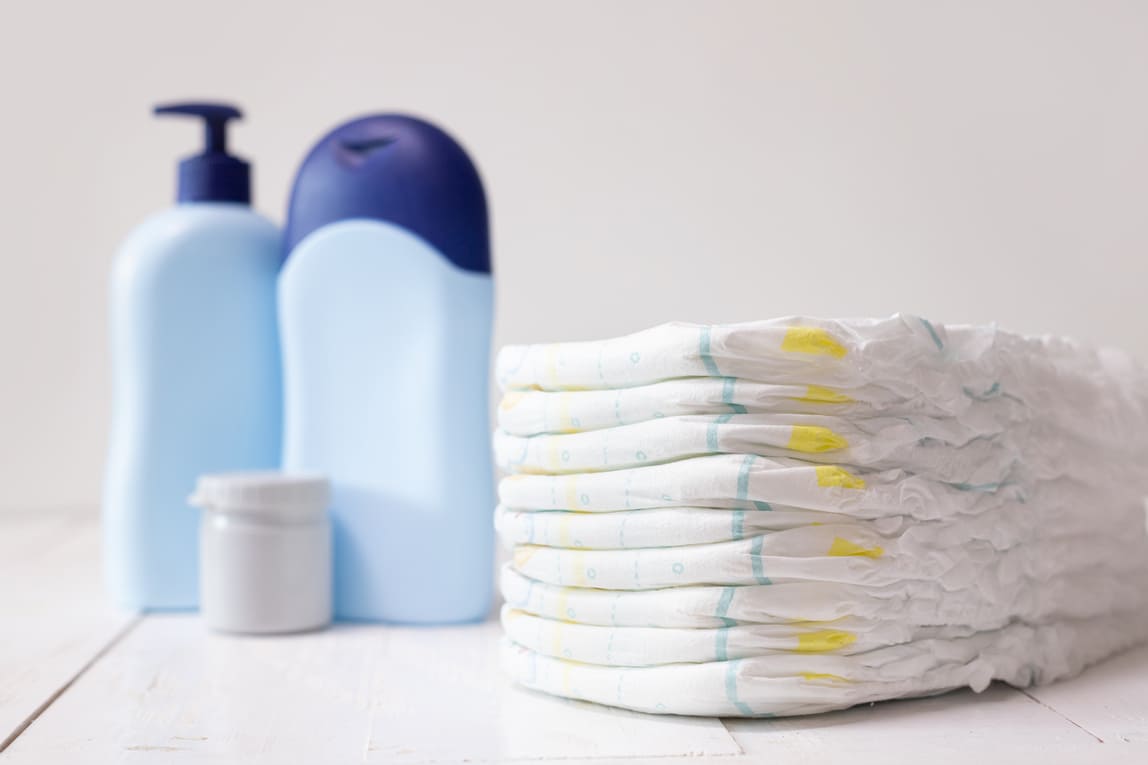  fraldas para bebês e produtos de higiene para a pele do recém-nascido